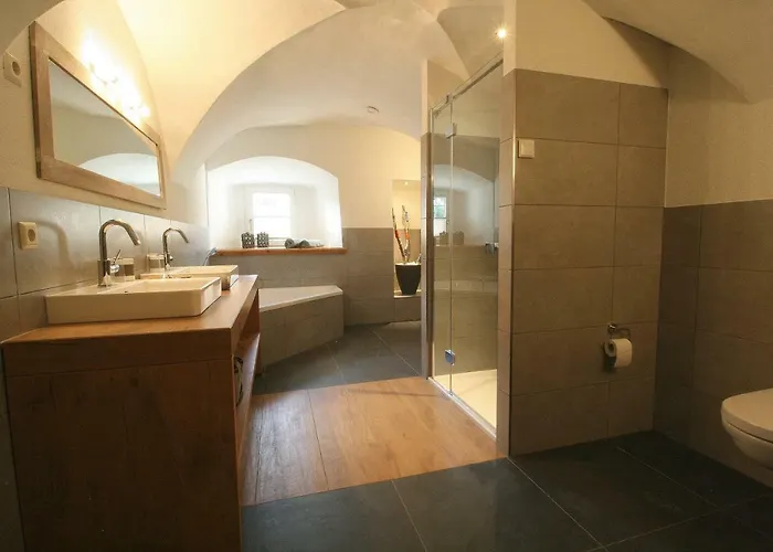 Tauern Schrempf - Anna 니에데른실